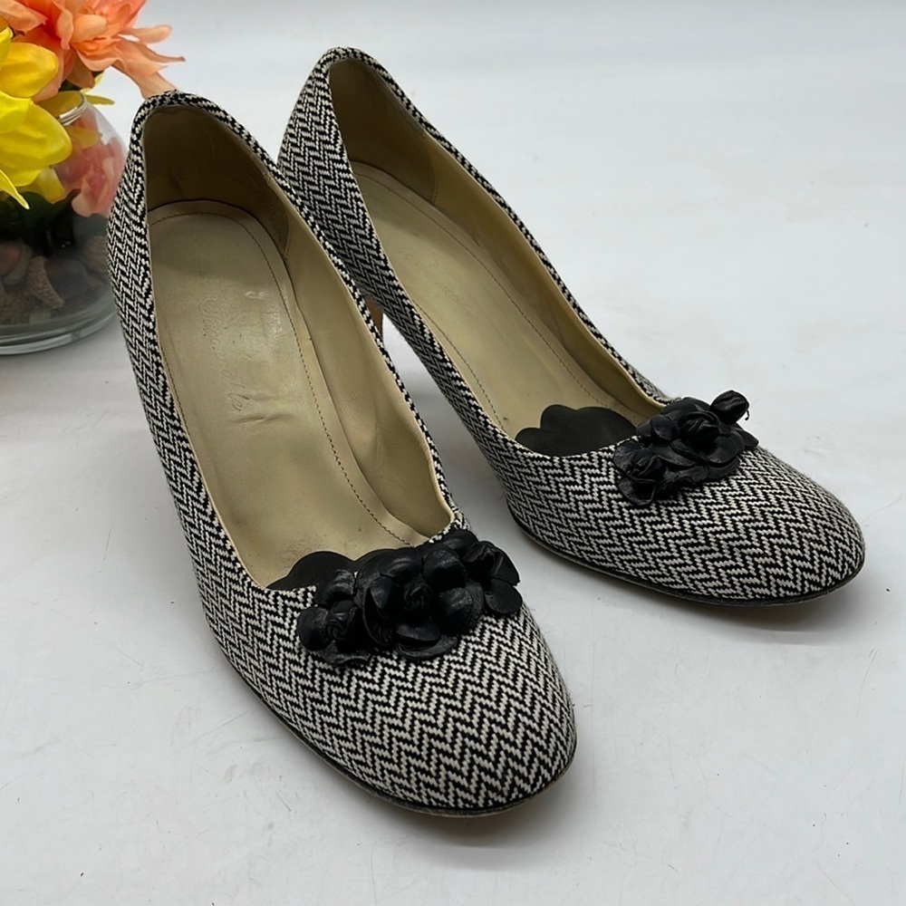 Facconable Black White Patterned Pump Heels Sz 7.… - image 2